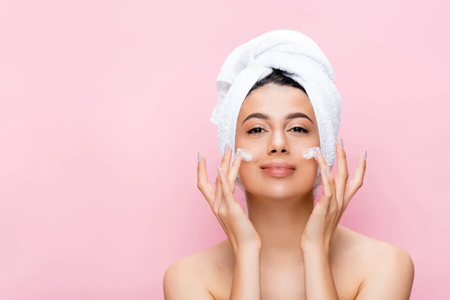 Comment faire un auto massage du visage efficace ?