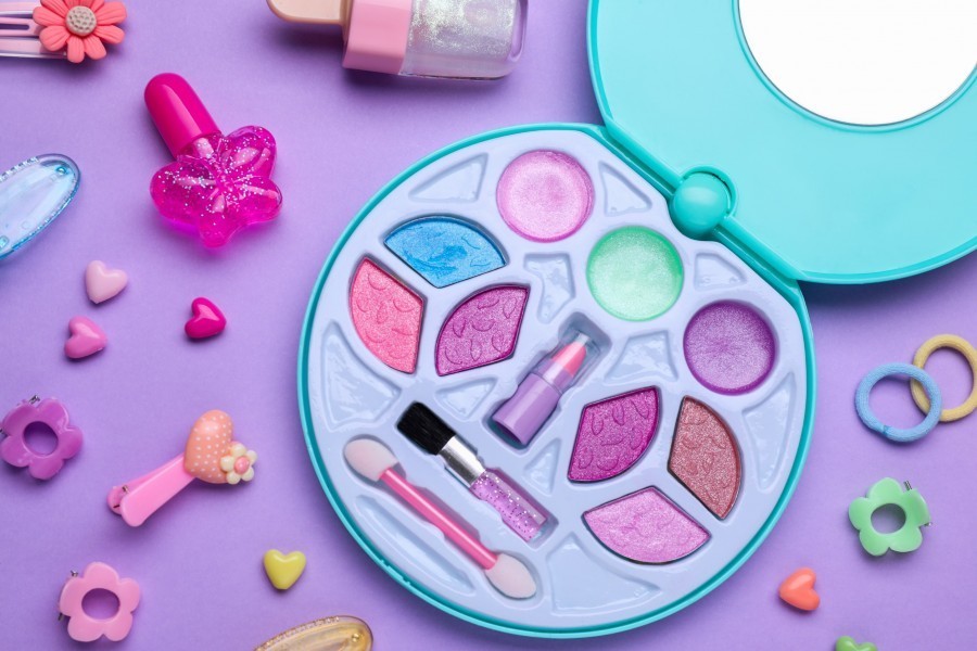 Quels produits de maquillage artistique facile recommanderiez-vous pour un enfant ?